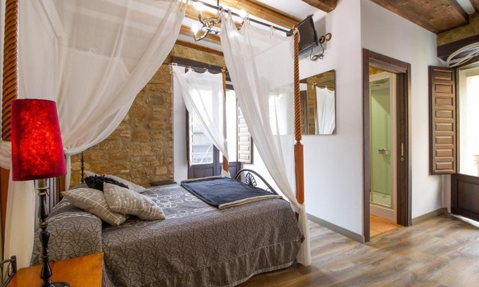 Torres del Rio House | La Pata de Oca Hostal Rural y Albergue