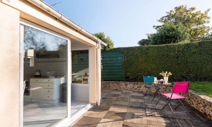 Gouville-sur-Mer House | La peite maison by Interhome