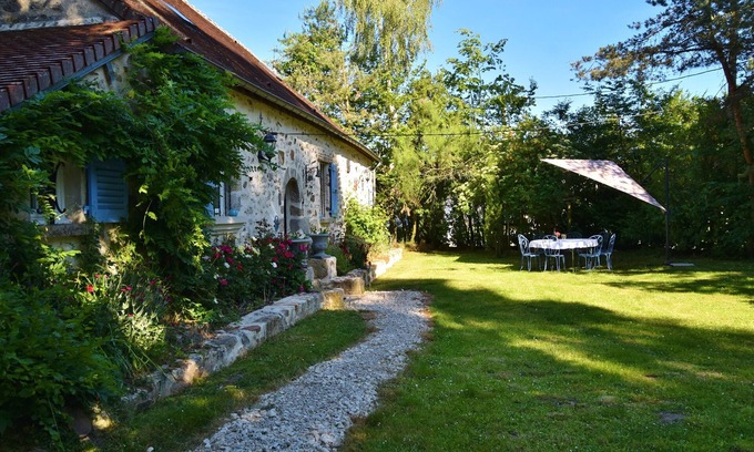 Bouchy-Saint-Genest House | La petite chaumière: country house in a small village hameau⭐️⭐️⭐️