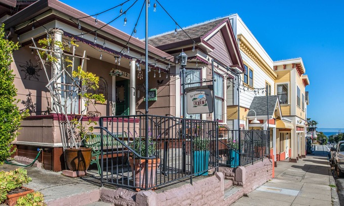 Pacific Grove House | La Piccola Casa "The Little House" Lic. # 0446