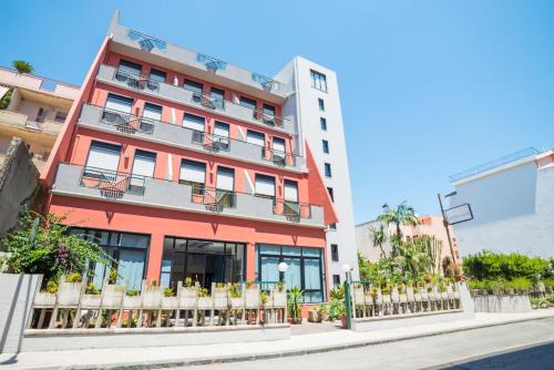 Roccalumera Hotel | La Piramide