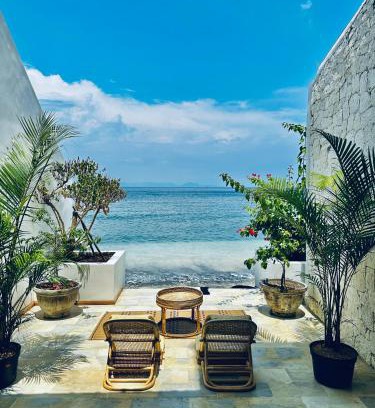 Penida Island House | La Plage Onirique Beachfront Nusa Penida