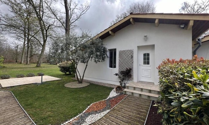 Lacquy House | La Plain' Itude - Lacquy