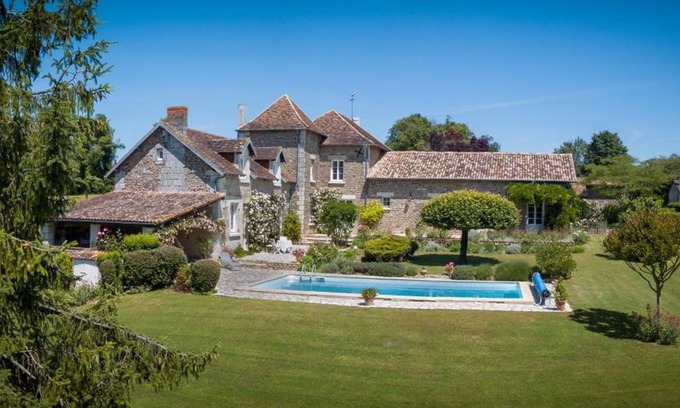 Vouneuil-sur-Vienne Bed & Breakfast | La Pocterie Chambres d'Hôtes en Vienne