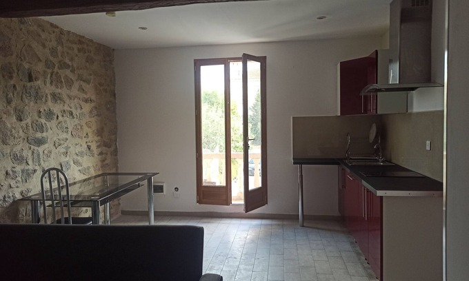 Capendu Apartment | La Porte Rouge - lovely one bedroom apartment
