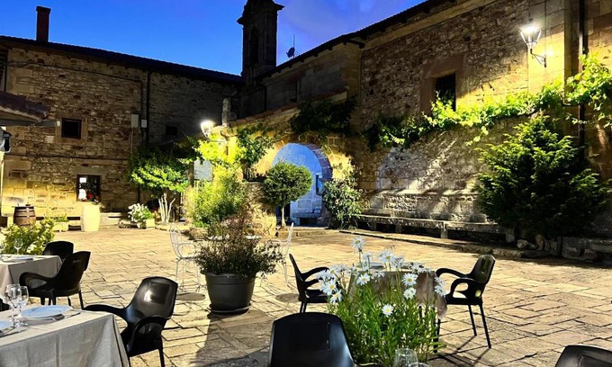 Santa Maria de Nava Hotel | La Posada Del Santuario