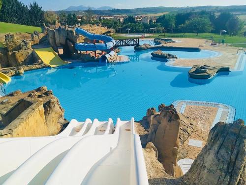 Viana House | La Puerta de Viana, con desayuno, piscina y posibilidad Visita a bodega!