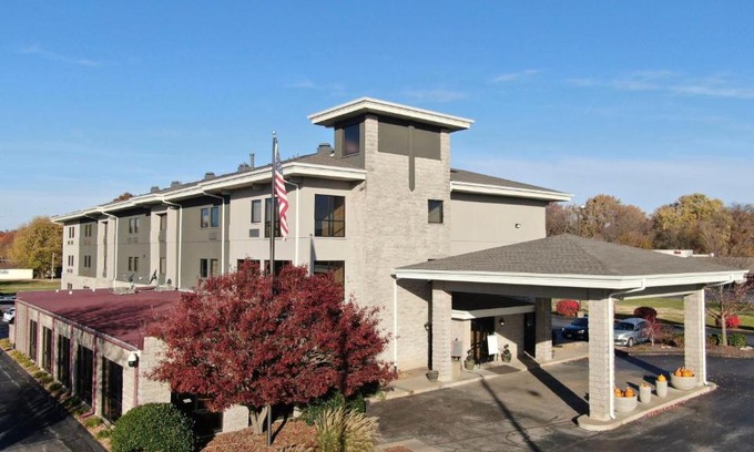 Springfield Hotel | La Quinta by Wyndham Springfield South