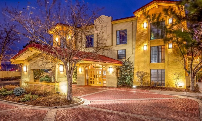 Central Colorado Springs Hotel | La Quinta Inn by Wyndham Colorado Springs Garden of the Gods