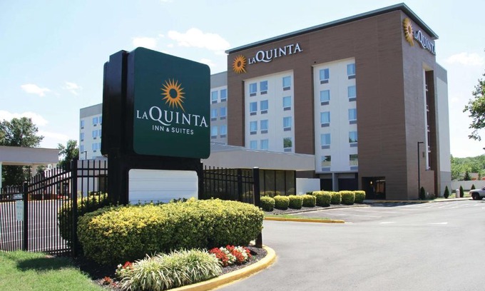 Capitol Heights Hotel | La Quinta Inn & Suites by Wyndham DC Metro Capital Beltway