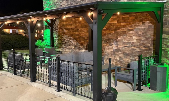 Forsyth Hotel | La Quinta Inn & Suites by Wyndham Forsyth