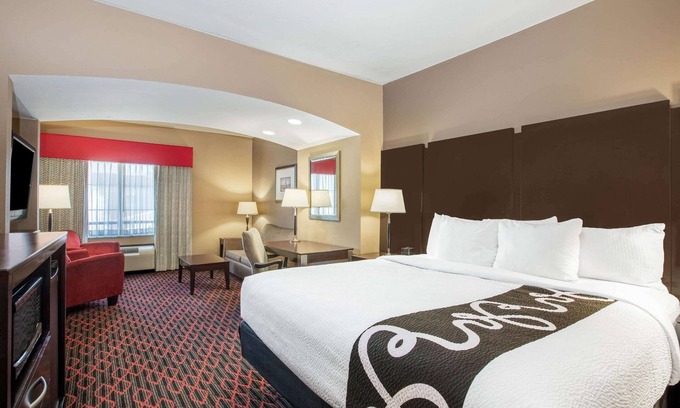 Conway Hotel | La Quinta Inn & Suites by Wyndham Conway