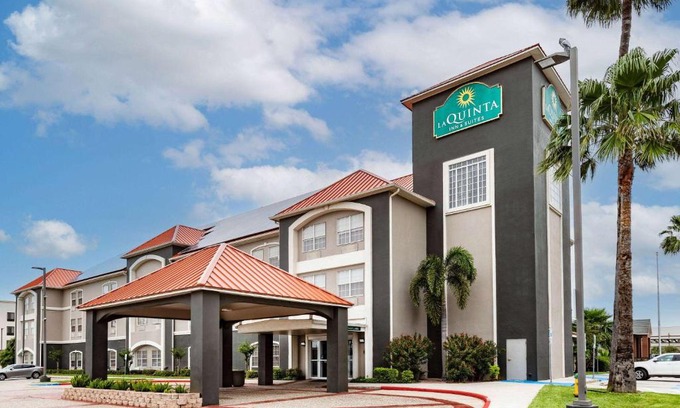 Pharr Hotel | La Quinta Inn & Suites by Wyndham Pharr RGV Medical Center