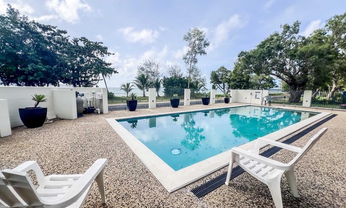 South Mission Apartment | La Riviera One Coastal Life Style One Bedroom
