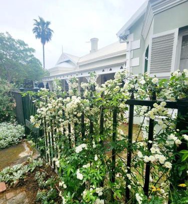 Drakenstein House | La Rochelle