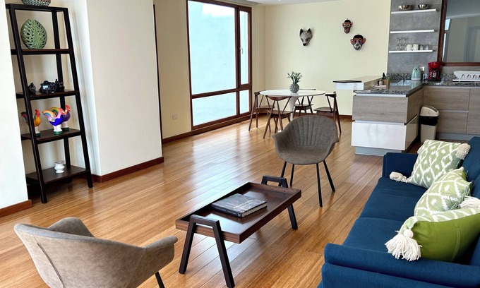 Quito Historic Center Apartment | La Ronda 431 - Apt. #103