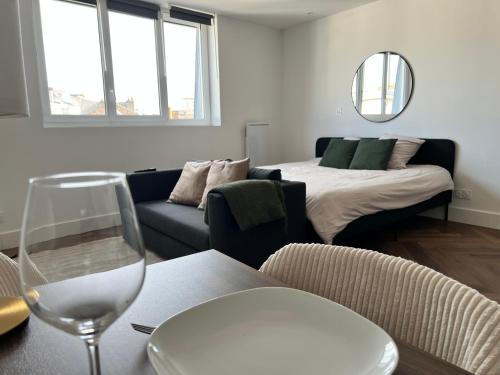 Arras Apartment | La suite - King bed - Spacieux - Calme