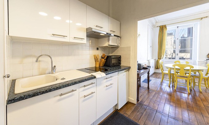 Downtown Angers Apartment | La Suite Matisse - 700m centre-ville
