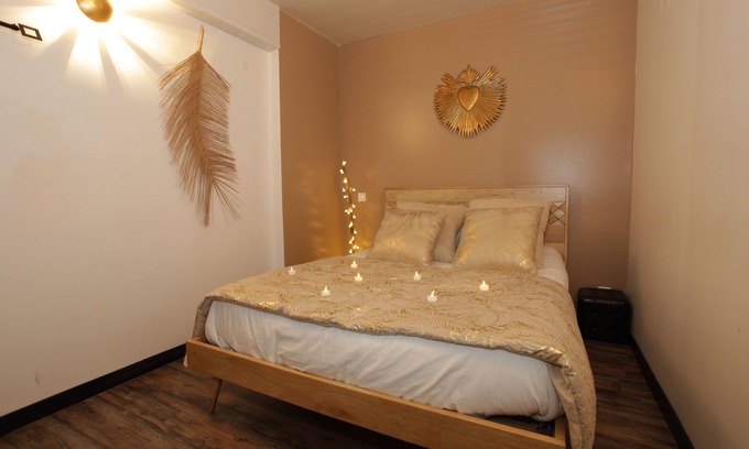 Sin-le-Noble Apartment | La Suite Spa Dolce Vita