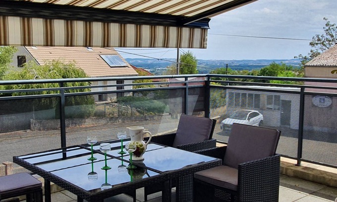 Montcenis Apartment | La Terrasse de Montcenis