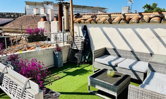 Faubourg Apartment | La Terrasse des Arènes