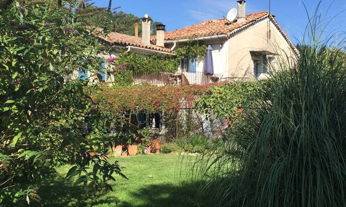 Chamborigaud Apartment | "La Terrasse" Gîte in 18th century character house Garden, swimming pool
