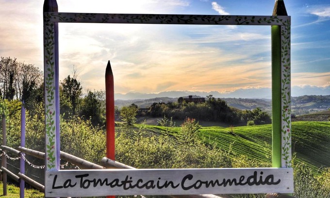 Mongardino House | La Tomatica In Commedia