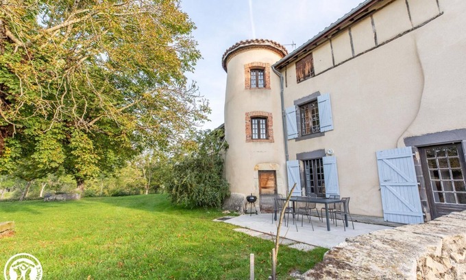 Thiers House | La Tour - THIERS - Gîte