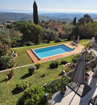 Tourrettes-sur-Loup Bed & Breakfast | La Tourrette