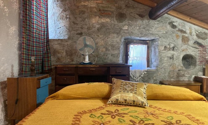 Licciana Nardi Apartment | LA VECCHIA STALLA