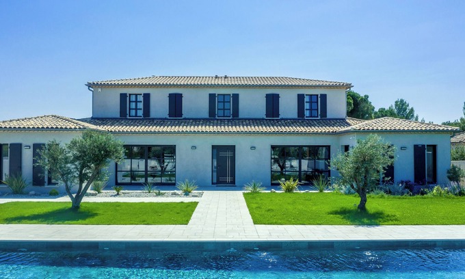 Saint-Siffret Villa | La Villa Bastide