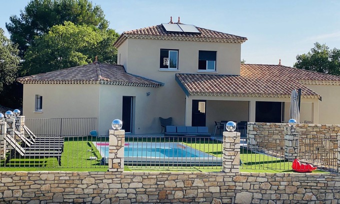 Vezenobres House | La Villa des Remparts