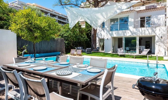 Caucade Villa | La Villa fleurie à 5 minutes des plages