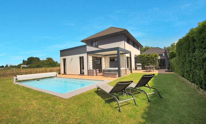 Sainghin-en-Melantois House | La Villa Sainghin - Piscine et Jacuzzi Privé