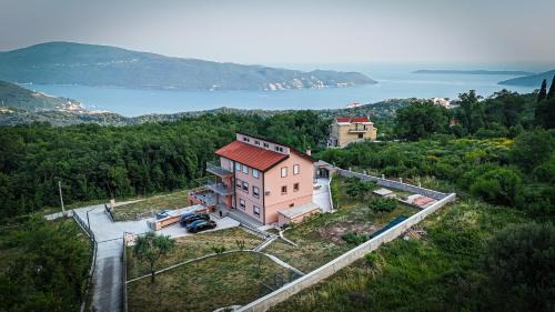 Sasovici House | La Vita Bella