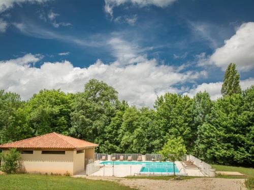 Lacapelle-Marival House | Lac Bleu 39