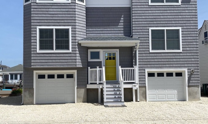 Ocean Beach I House | Lagoon front with bay views
