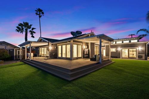 East San Mateo House | Lagoon Living Offsite and Family Retreat!