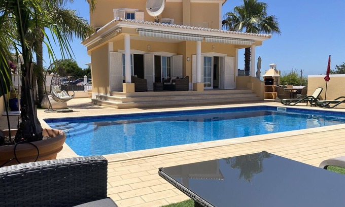 Chinicato Villa | Lagos - Meia Praia Family Friendly Villa Private Pool Mountain Views