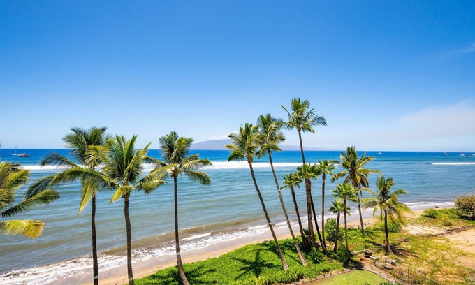Historic Lahaina Front Street Apartment | Lahaina Shores 421 - Studio Oceanfront Condo