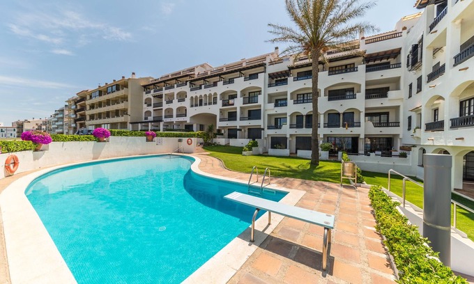 L'Escala Apartment | Laia: Apartment overlooking the sea, 50m from the beach