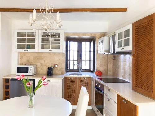 Fundao House | Laje House Fireplace Entire House Wifi