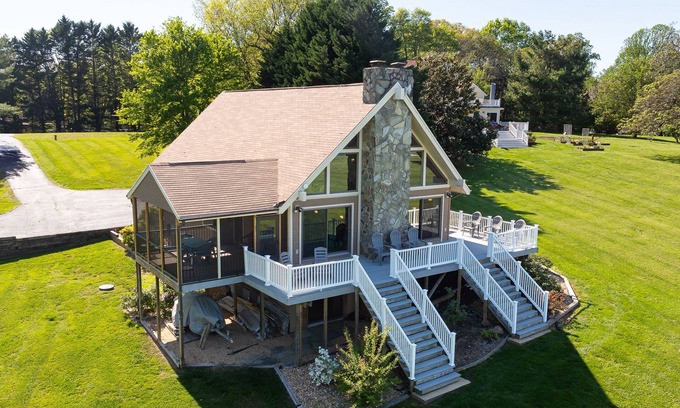Sandy Point House | Lake Anna Waterfront 3BR House on Private Side with High Speed Internet