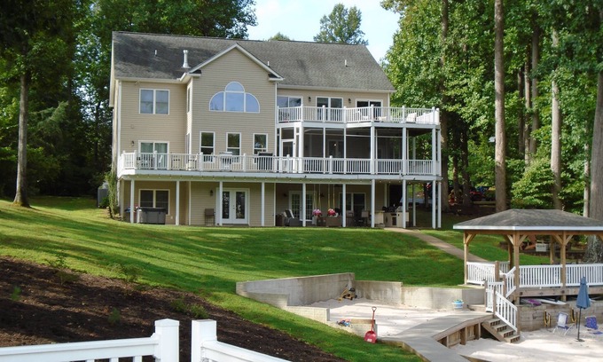 Mineral House | LAKE ANNA WATERFRONT HOME WITH BOAT DOCK & SANDY BEACH