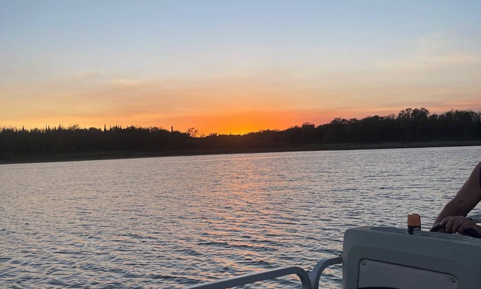 Backus Cabin | Lake cabin 2-bedroom sleeps 6. 1/2 mile from trails. Backus with private dock.