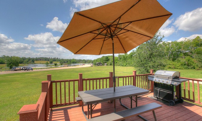 Willis Cabin | Lake Conroe RV & Camping Resort
