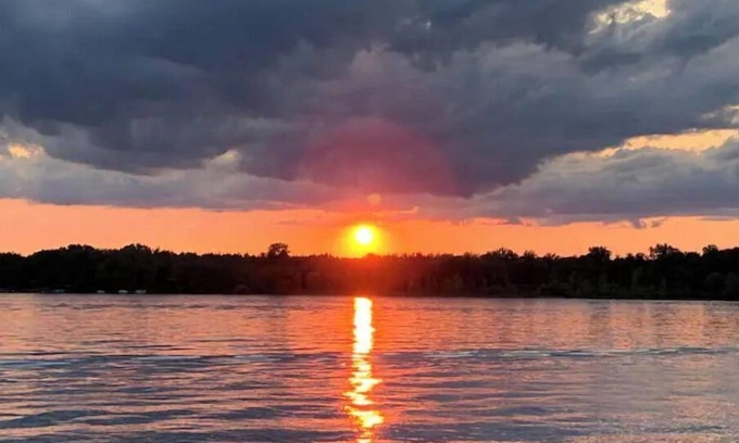 Duck Lake Cottage | LAKE COTTAGE WITH PRIVATE DOCK-SANDY BOTTOM