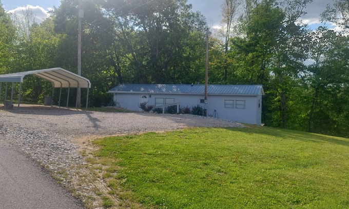 Albany House | Lake Cumberland Getaway