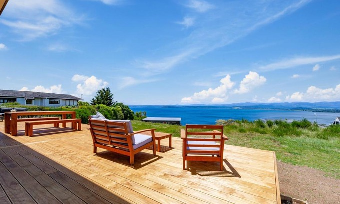 Omori House | Lake Days - Omori Holiday Home
