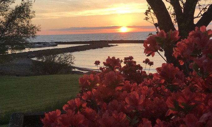 North East House | Lake Erie Lakefront Home, North East, PA